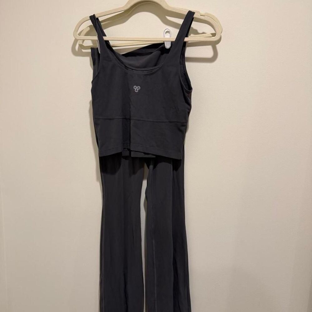 Tna Women's Grey workout set